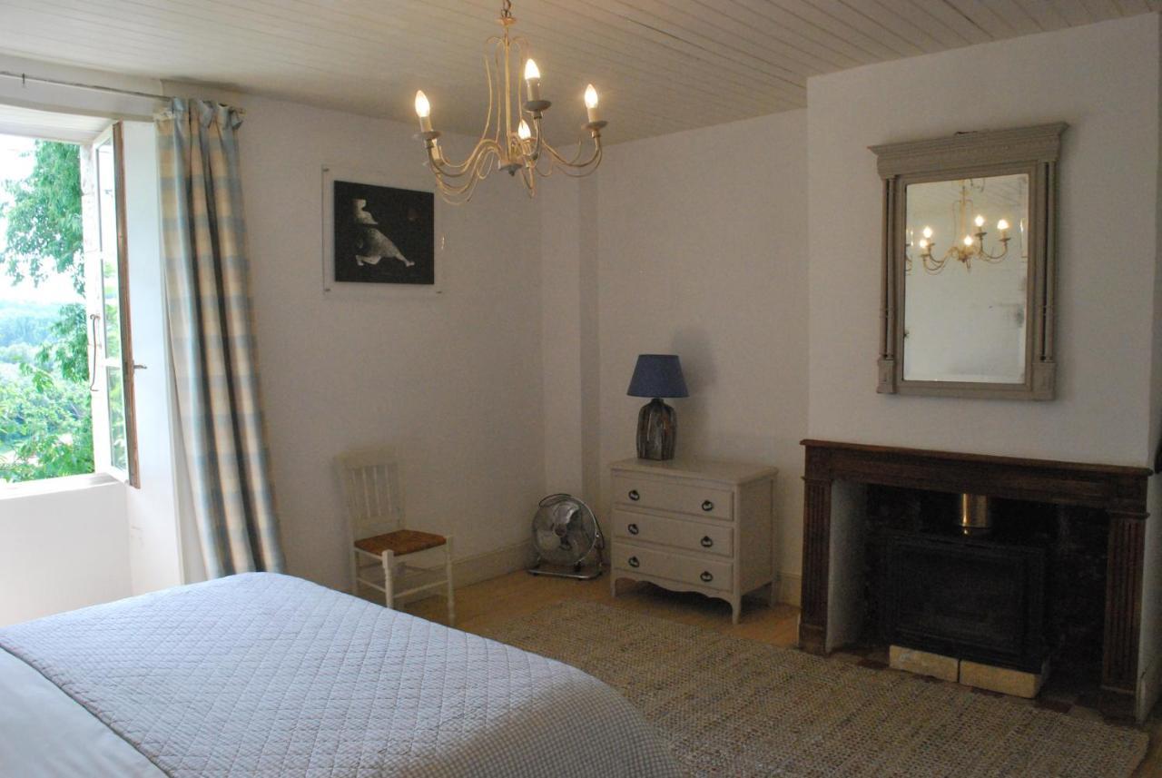 Hotel La Ferme De Roquedure à Montfaucon  Extérieur photo